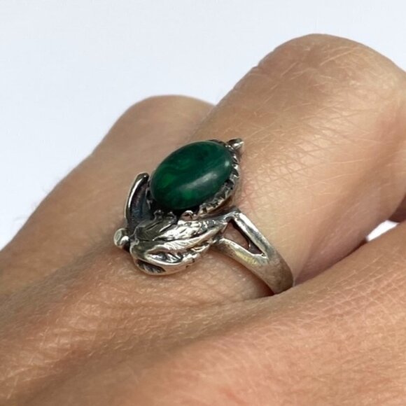 Sterling Silver 925 Southwest Oval Bezel Set Malachite Ring Leaf Accent Size 5.5 - Picture 3 of 16